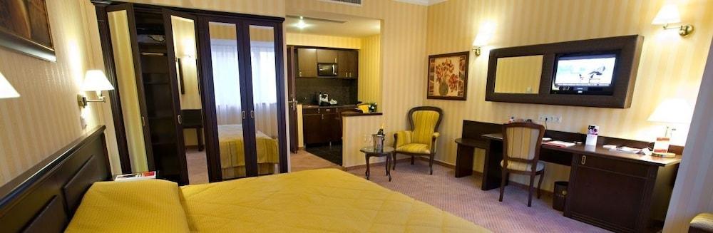 Ramada Hotel & Suites by Wyndham Bucharest North