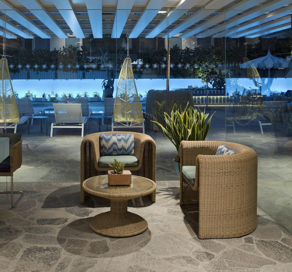 Beverly Laurel Hotel at West Hollywood