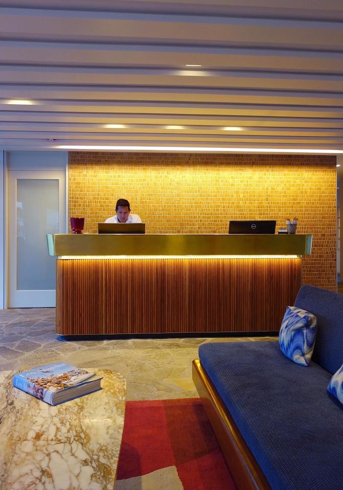 Beverly Laurel Hotel at West Hollywood