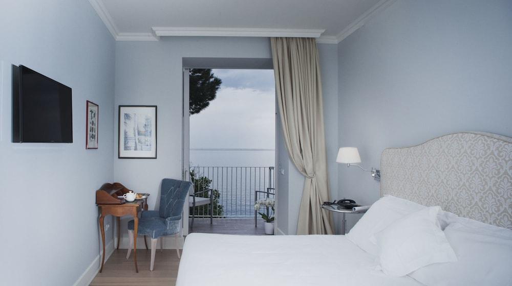 Hotel Riviera & Maximilians