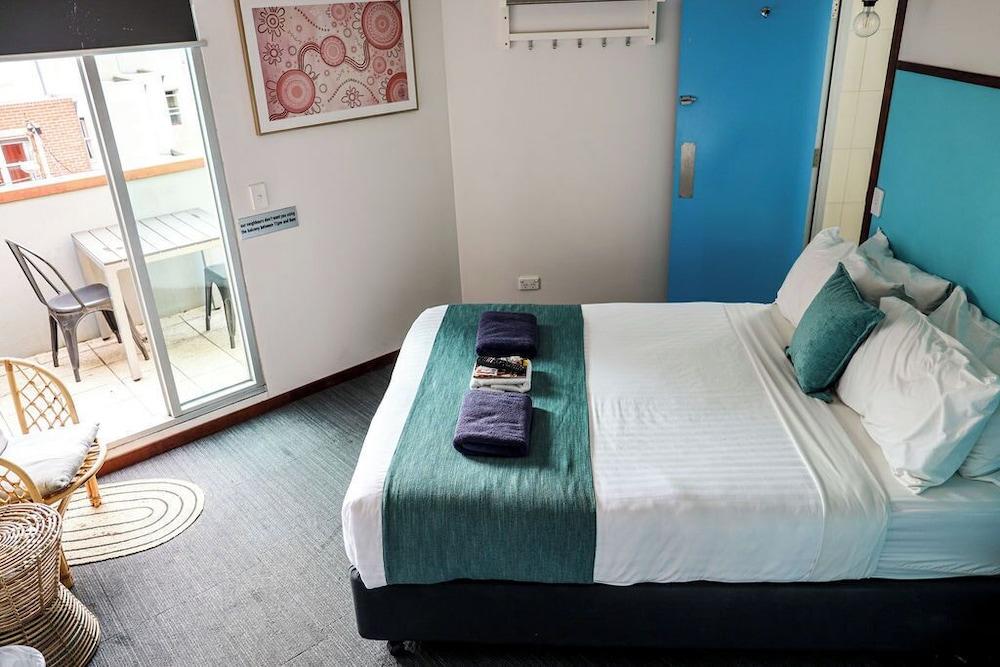 Nomads St Kilda Hostel