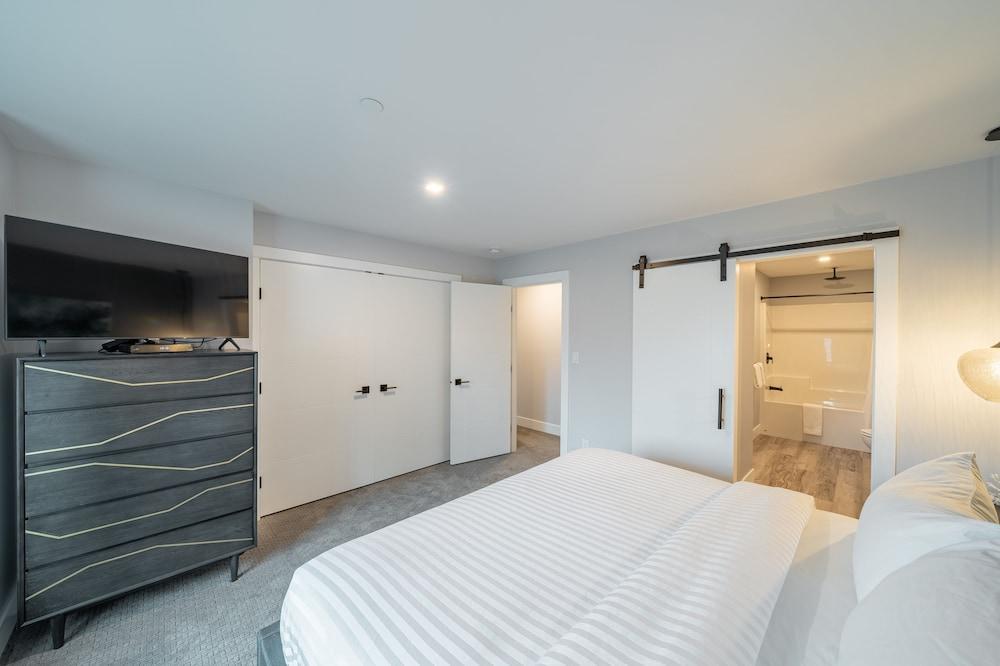 Sunrise Ridge Waterfront Resort