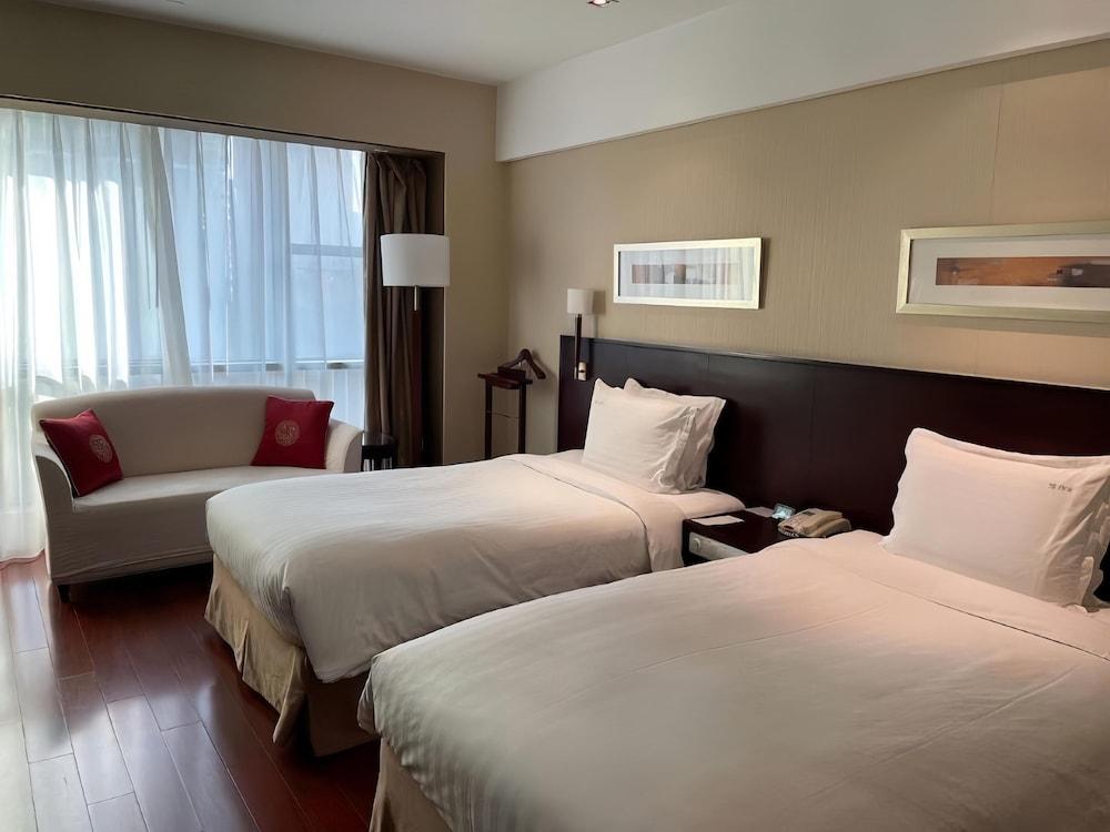 Holiday Inn Shanghai Pudong Nanpu by IHG