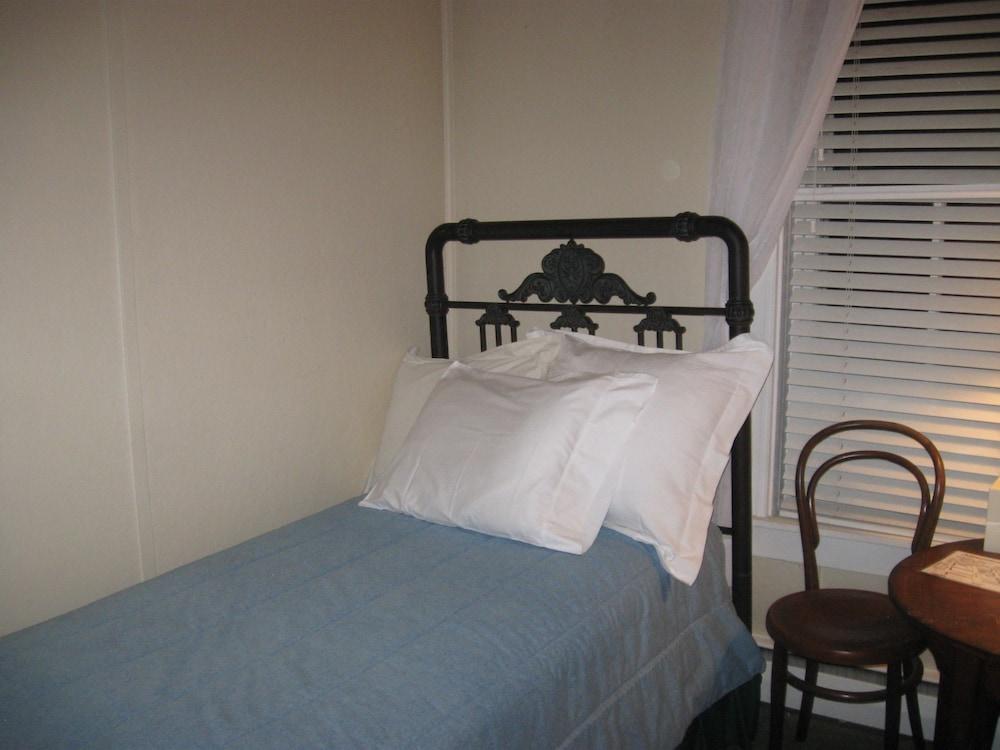 The Forest Queen Hotel