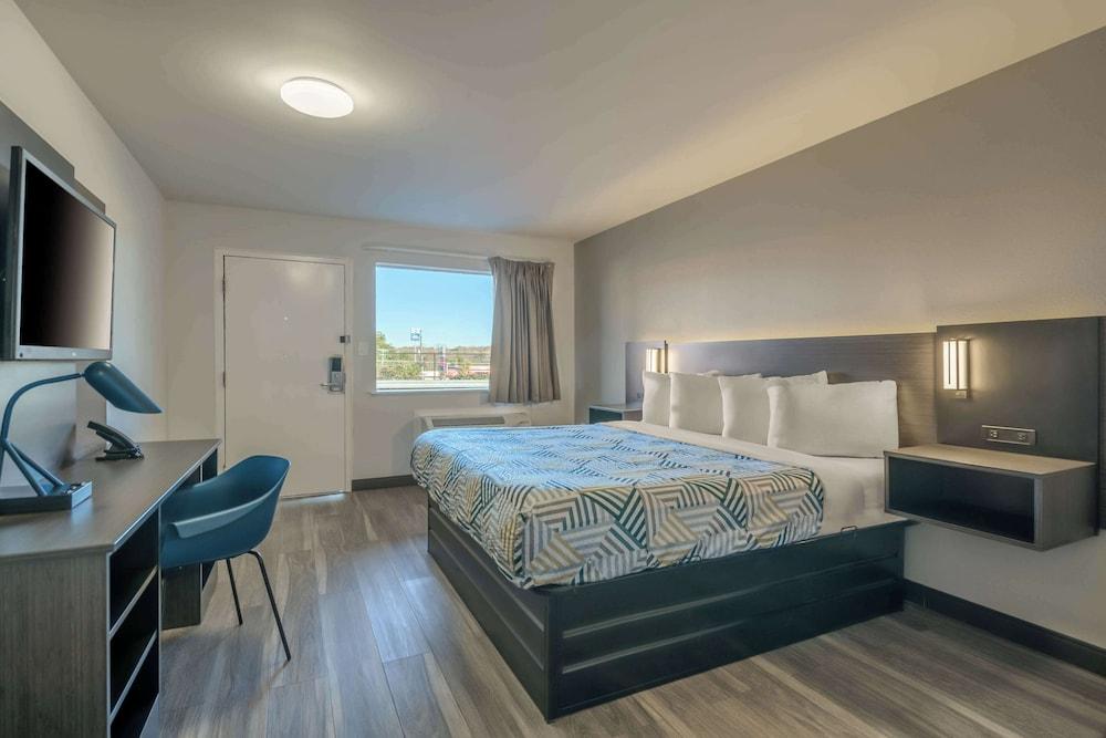 Motel 6 Commerce, GA