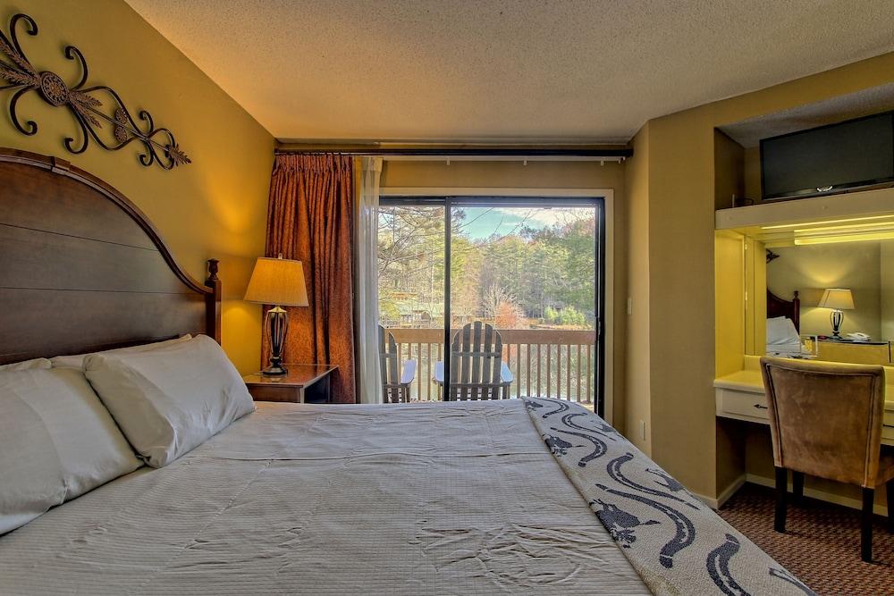 Foxhunt at Sapphire Valley