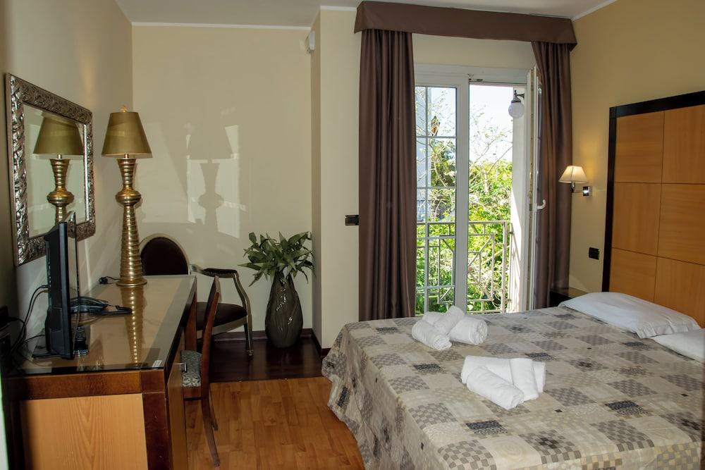 Regent Beach Hotel & Apartments