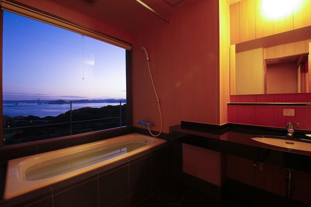 Awaji Island Uzushio Onsen Umemaru