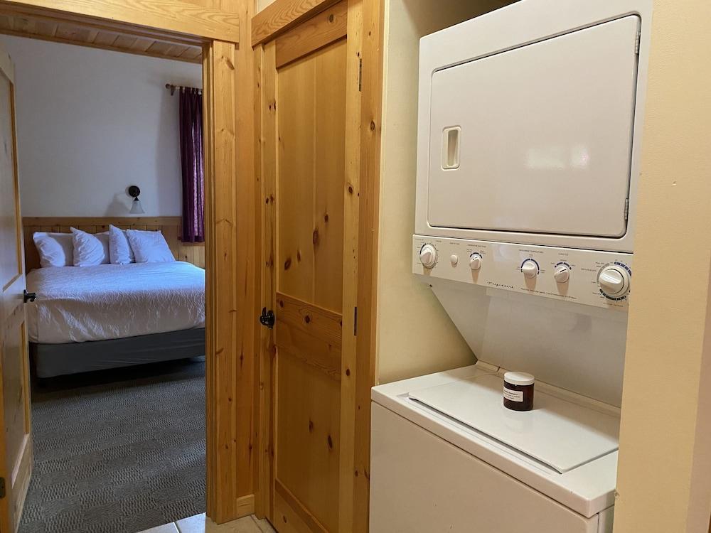 Gunflint Lodge & Outfitters