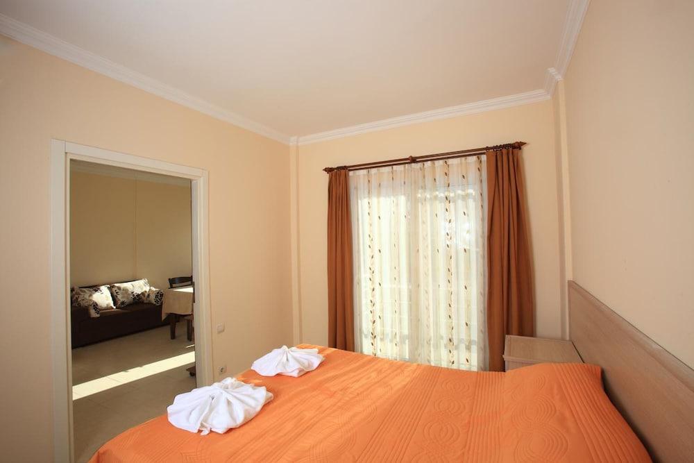 Mer-Can Story Apart Hotel