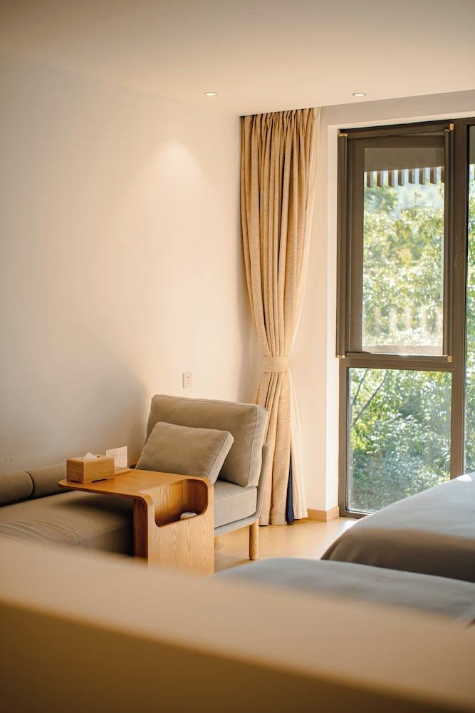 Meijie Mountain Hotspring Resort