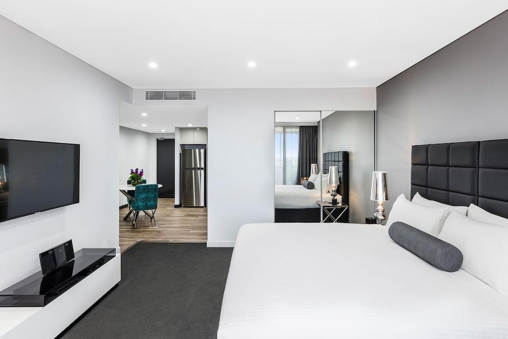 Meriton Suites Bondi Junction
