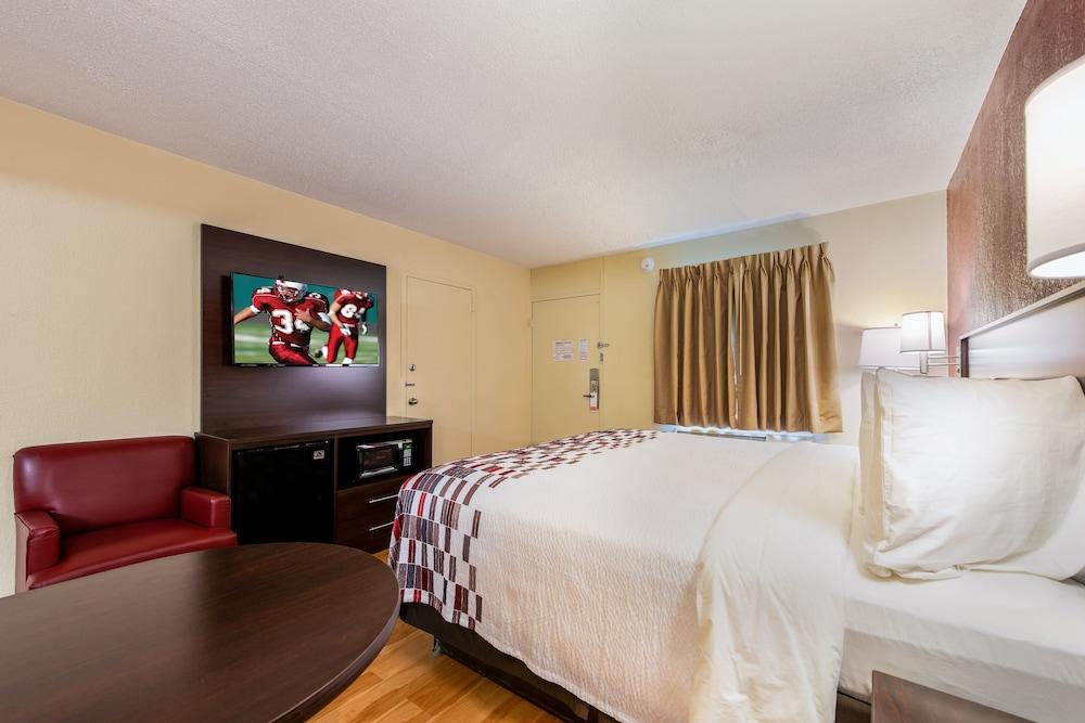 Red Roof Inn Marion, IN