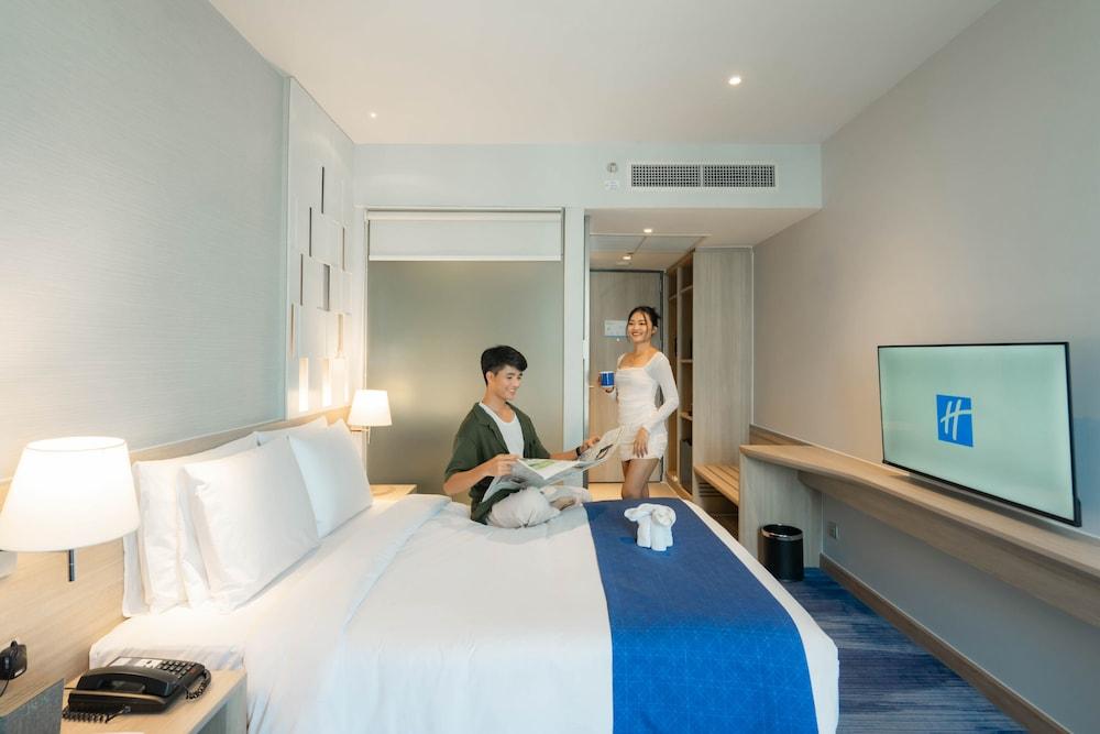 Holiday Inn Express Bangkok Soi Soonvijai by IHG