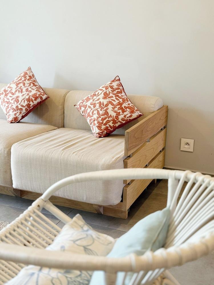 Choisy Les Bains with LOV