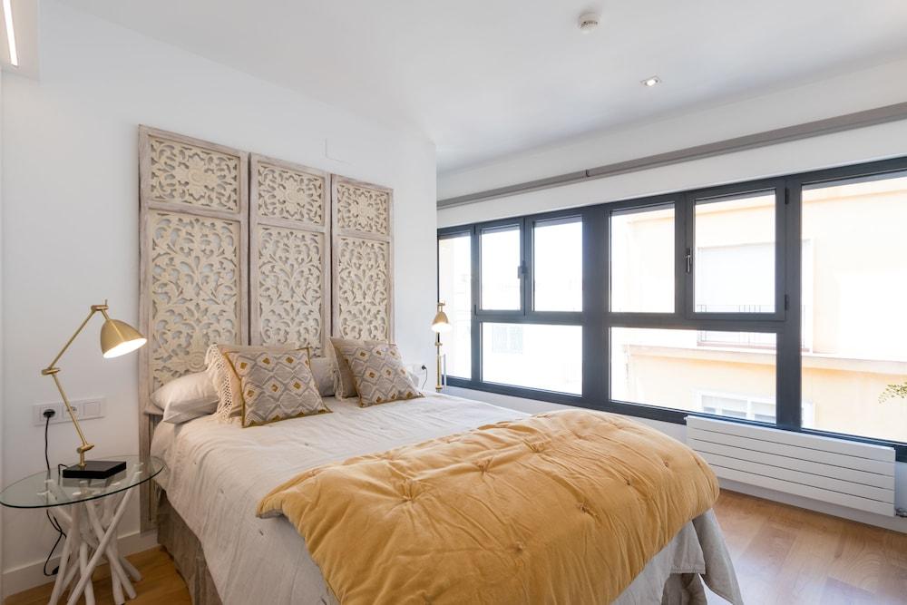 Chezmoihomes Plaza Nueva Premium