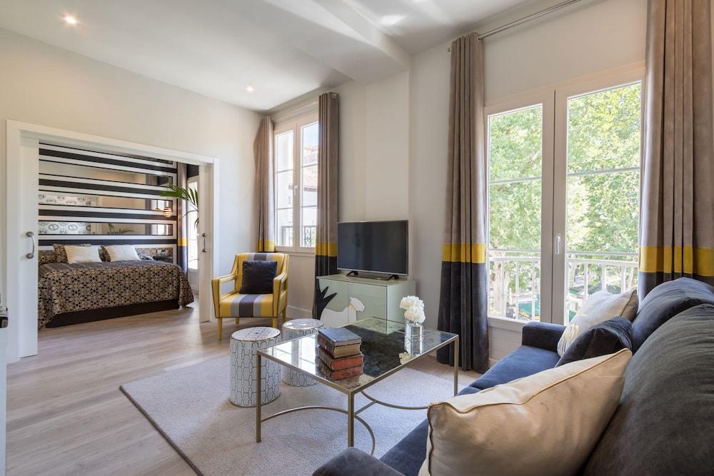 Chezmoihomes Trinidad Deluxe 2