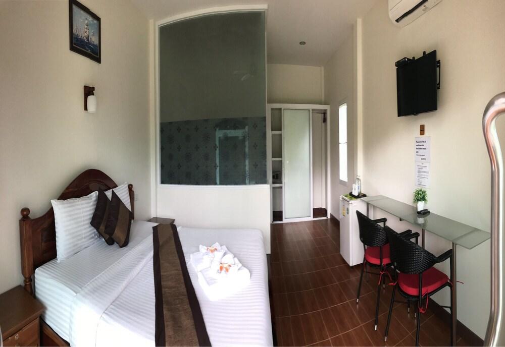 Hongte Khaolak Resort