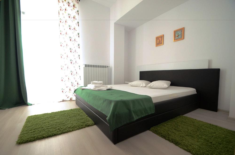 Uptown Residence Apartments