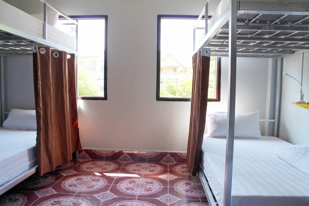 Aham Backpackers Hostel - Adults Only