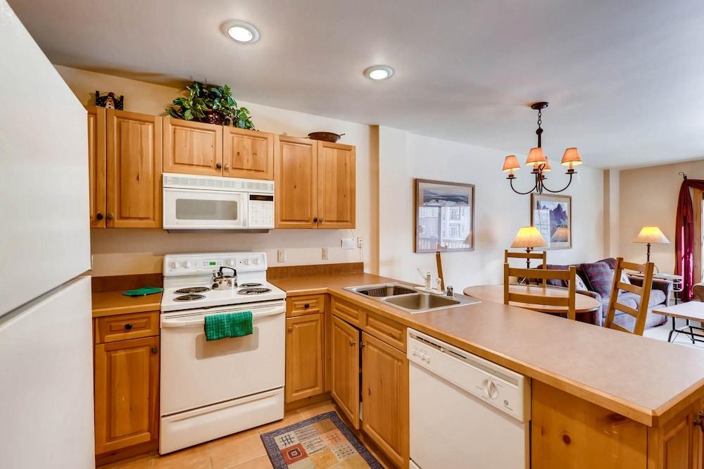 Village , Walk To Slopes, Heated Pool Access 1 Bedroom Condo by RedAwning