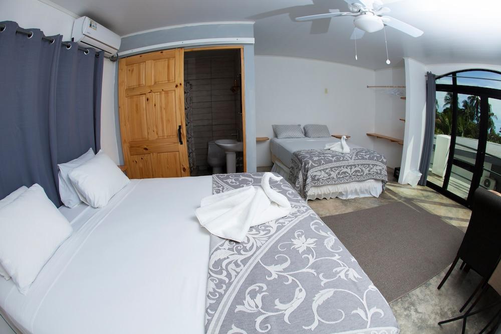 Show Pony Ranchero Resort - Boutique Beach Hotel