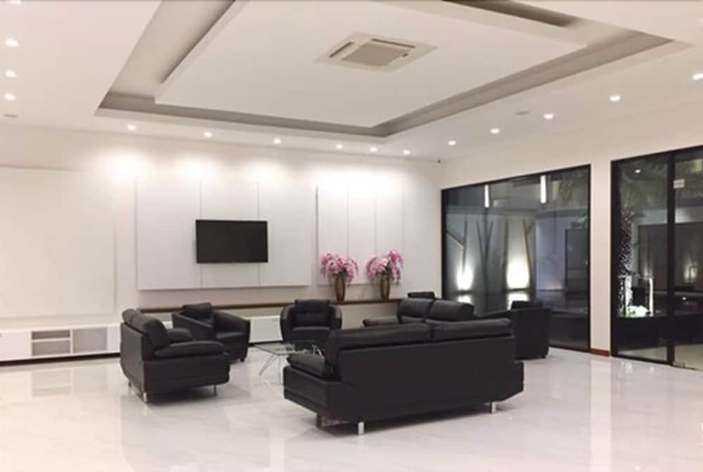 Orchid Riverview Hotel