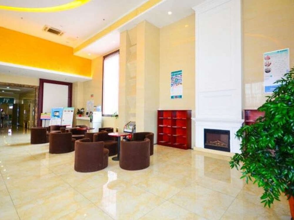 GreenTree Inn Lianyungang Donghai New Bus Station Express Hotel