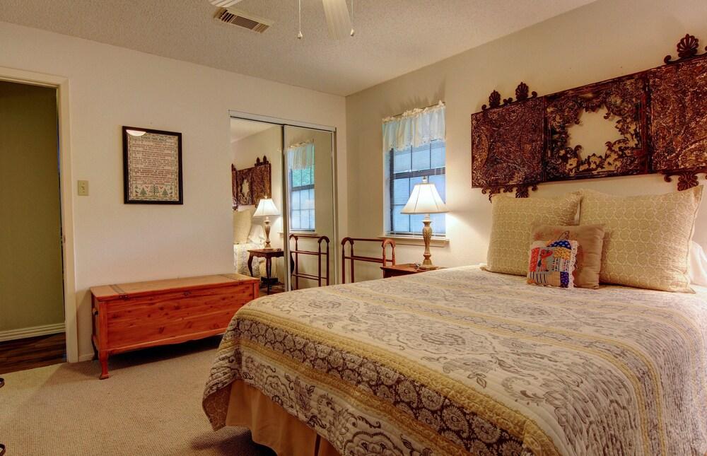 Leaning Oak PRD923 by RedAwning