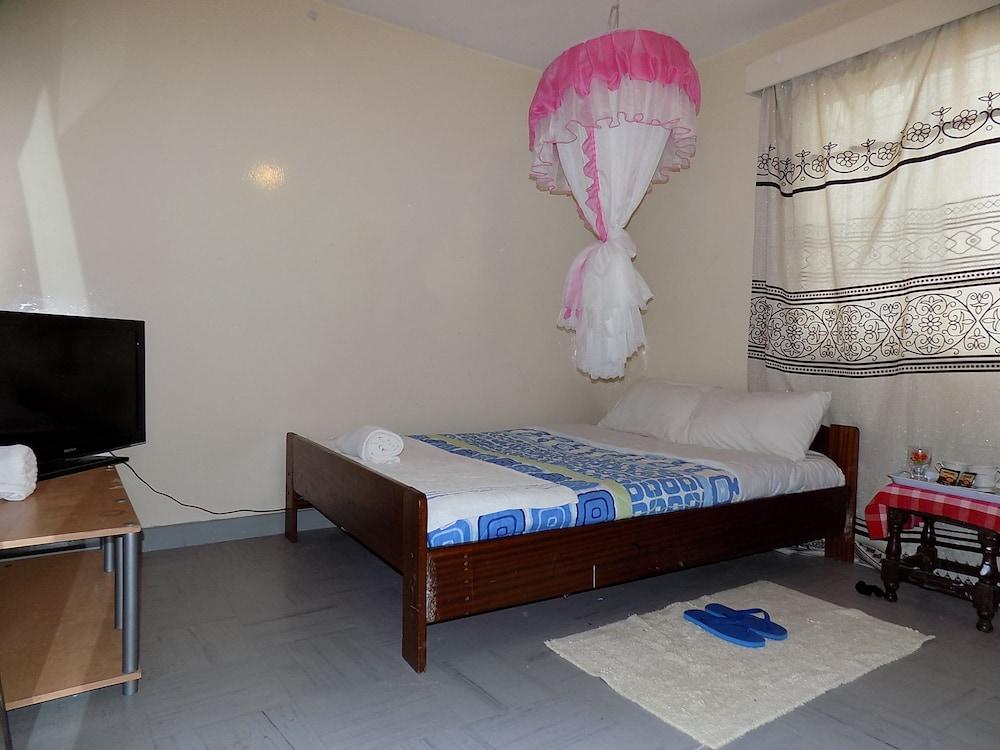 116-47 Fanaka South Crescent House