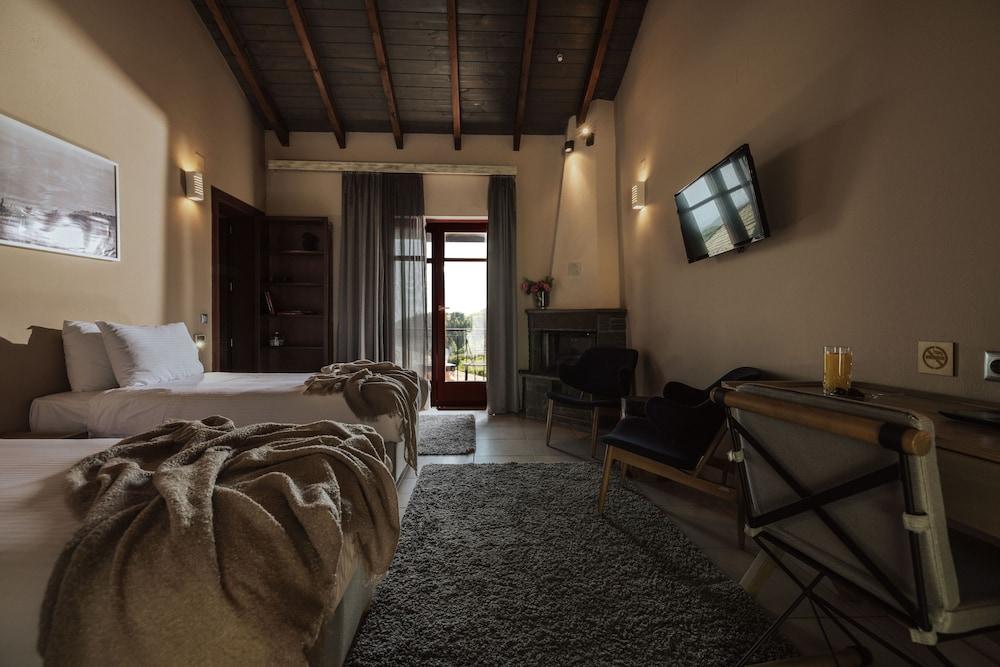 Rouista Tzoumerka Resort