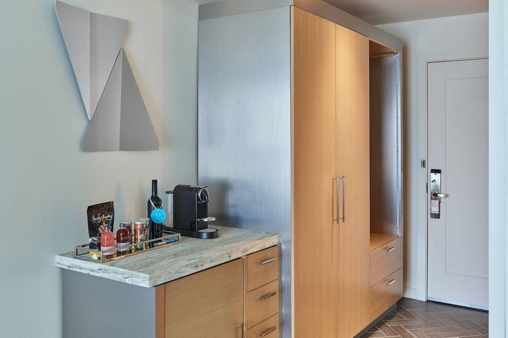 Art Ovation Hotel, Autograph Collection