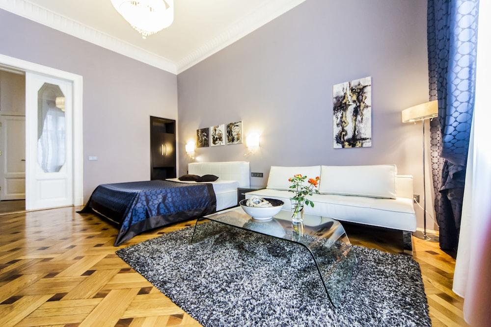 Matei Corvin Apartments