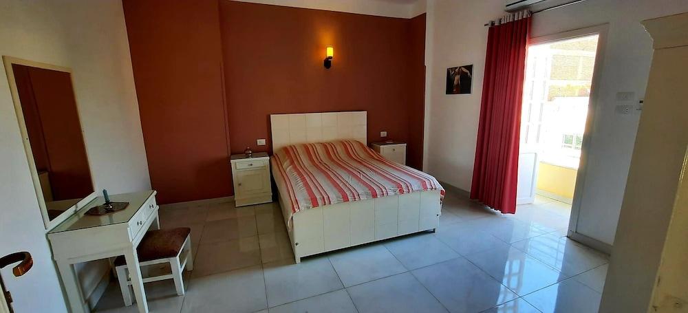 Senmut Luxory Apartments