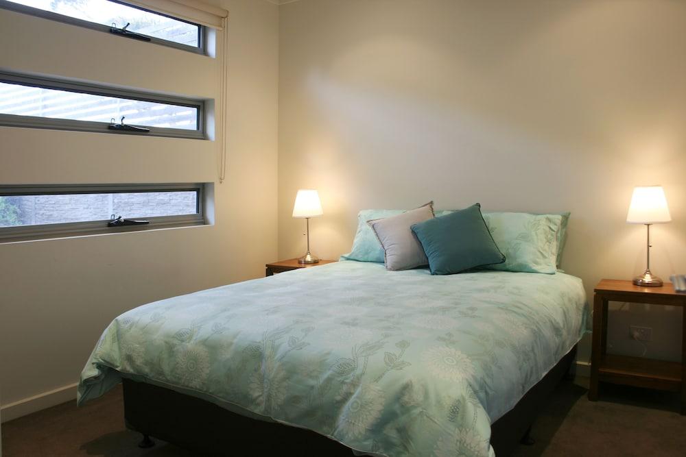 Penneshaw Oceanview Apartments