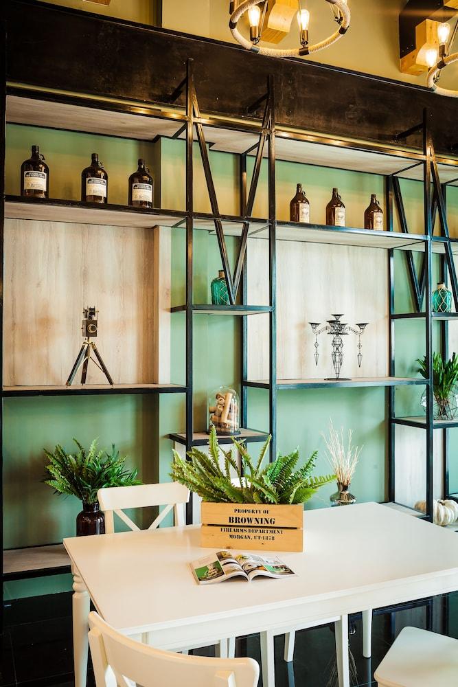 Travel Light Hostel Pattaya