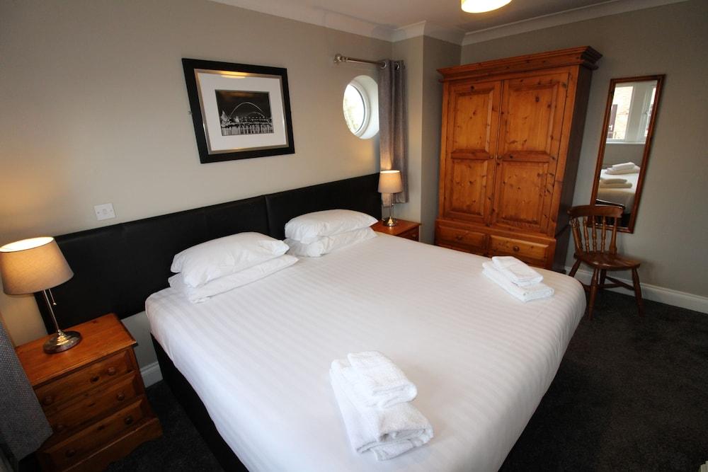 Plawsworth Aparthotel