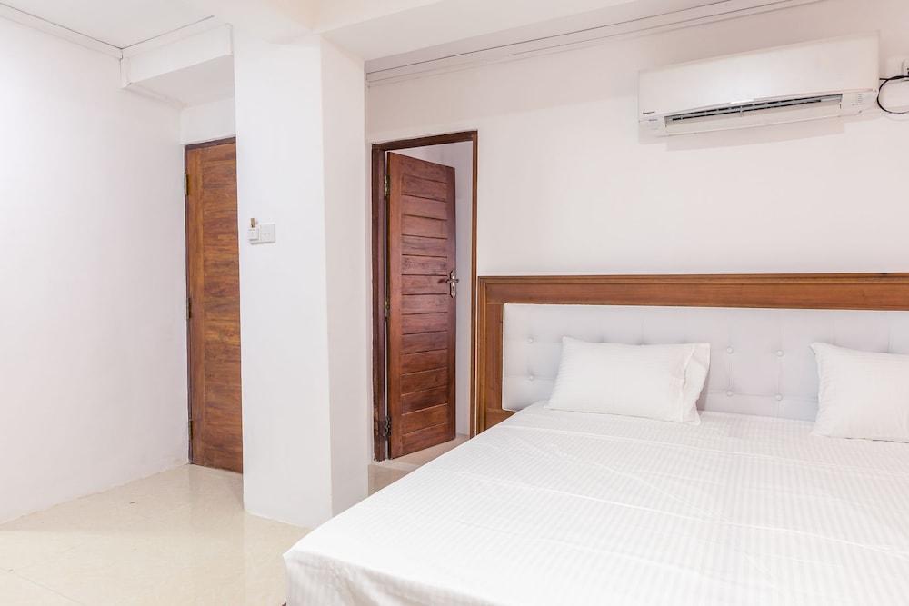 Metro Port City Hotel