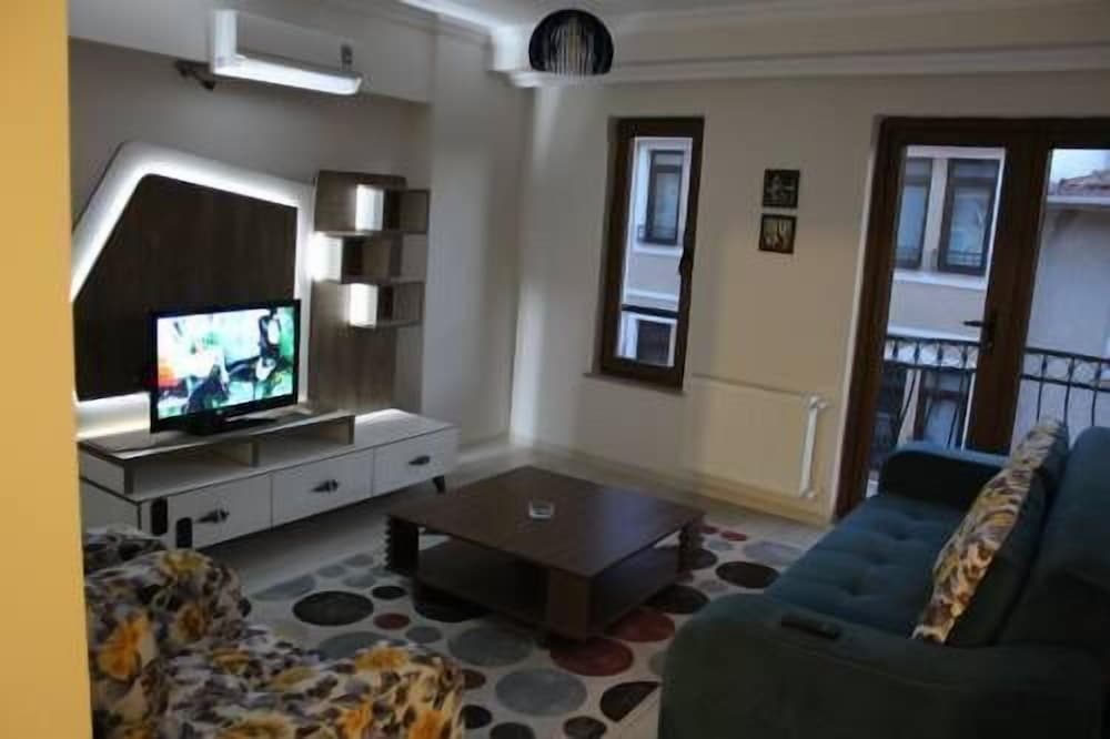 Class Suit Residence