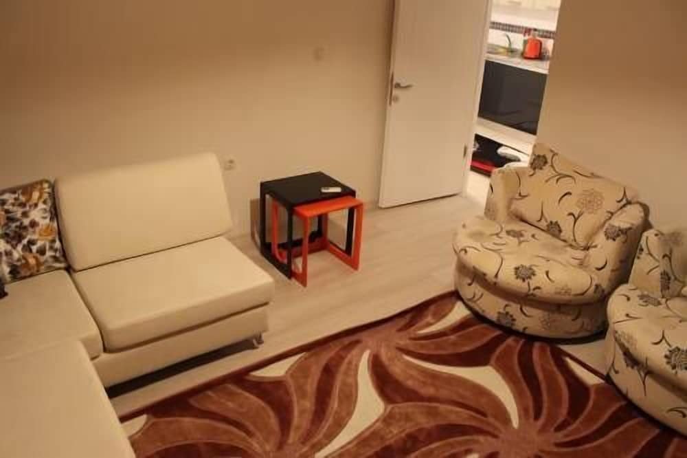 Class Suit Residence