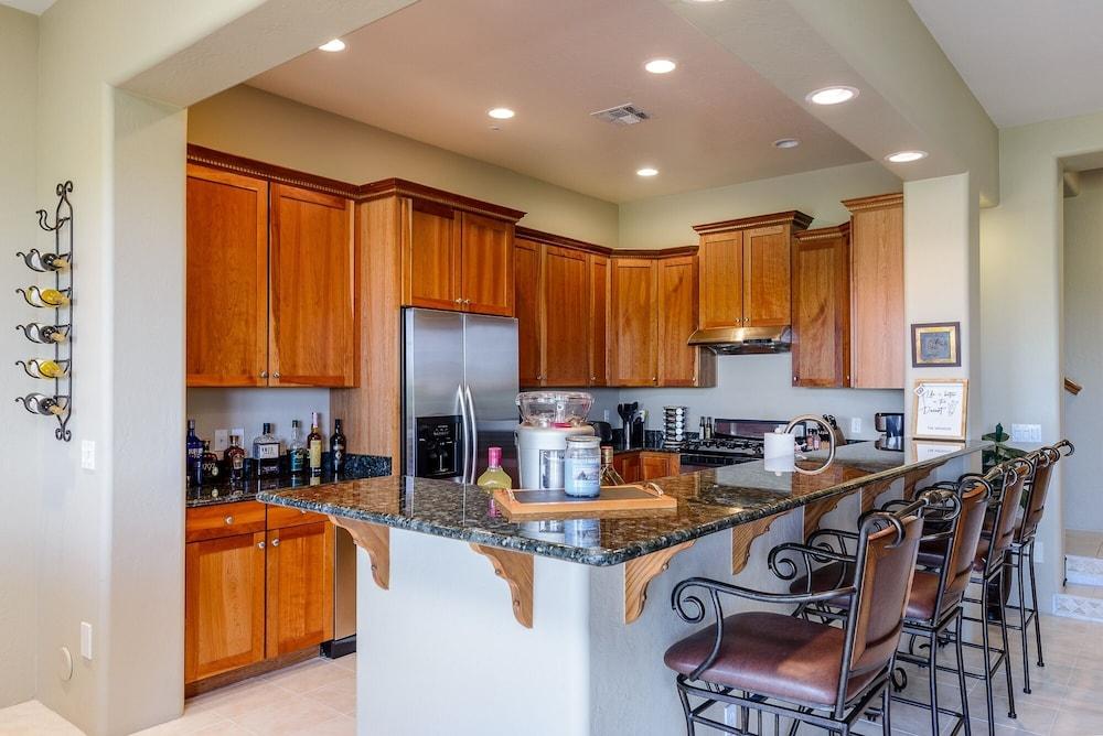 Agave 2 Bedroom Townhouse by RedAwning