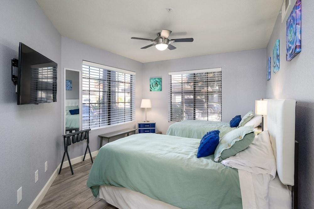 Capri 3 Bedroom Condo by RedAwning