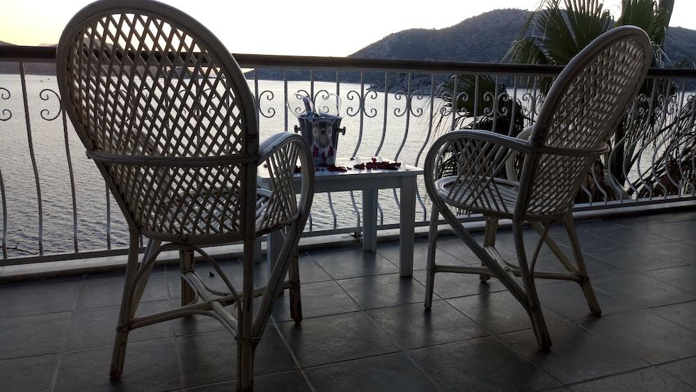 Dolphin Boutique Hotel