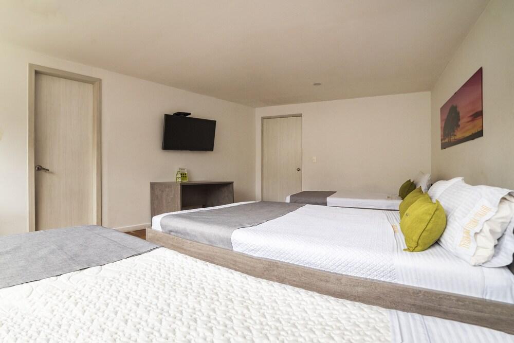 Hotel Feria Imperial