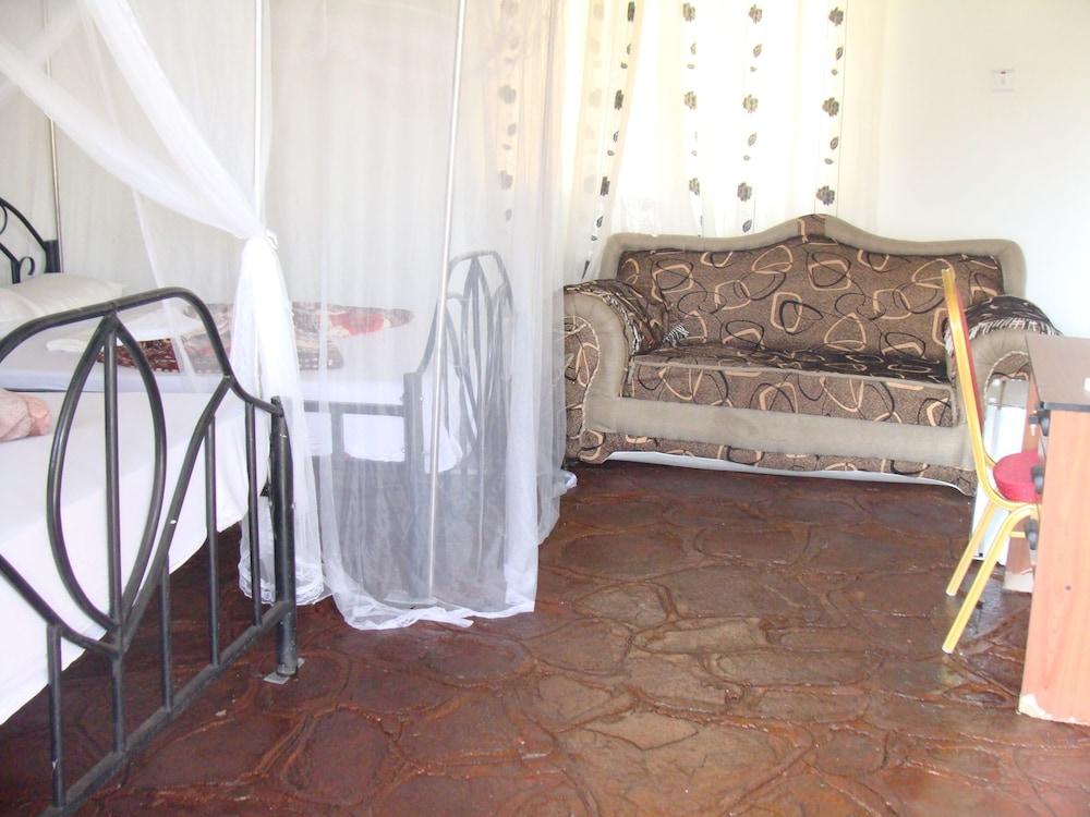 Morio Motel and Campsite