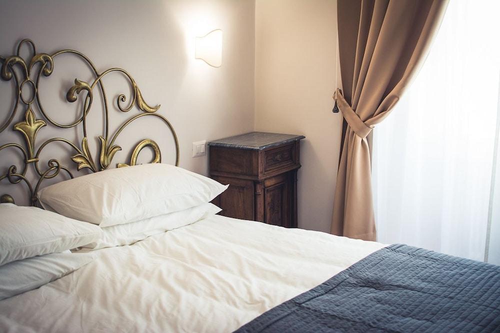 The golden keys rome