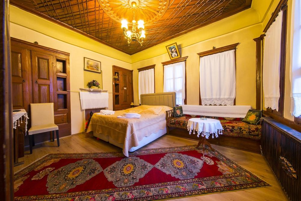 Kadioglu Sehzade Konaklari