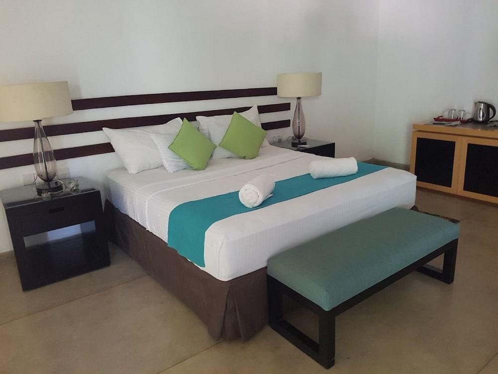 Eighth Wonder Resort