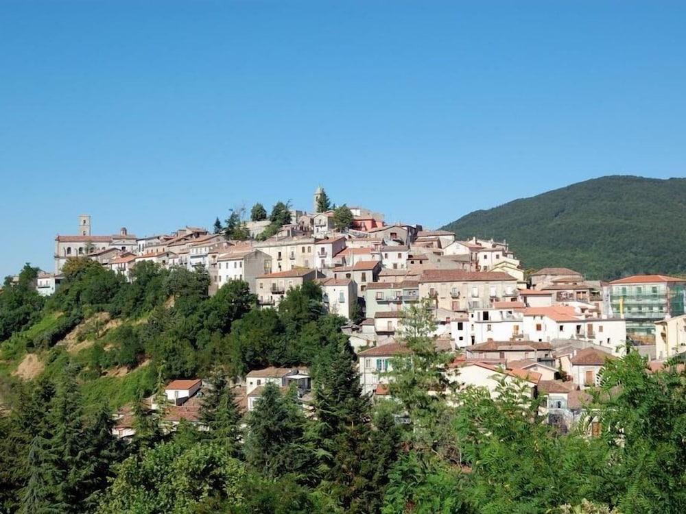 La Finestra Sui Cento Portali