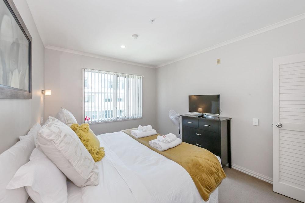 Luxury 3BR Waterfront Penthouse